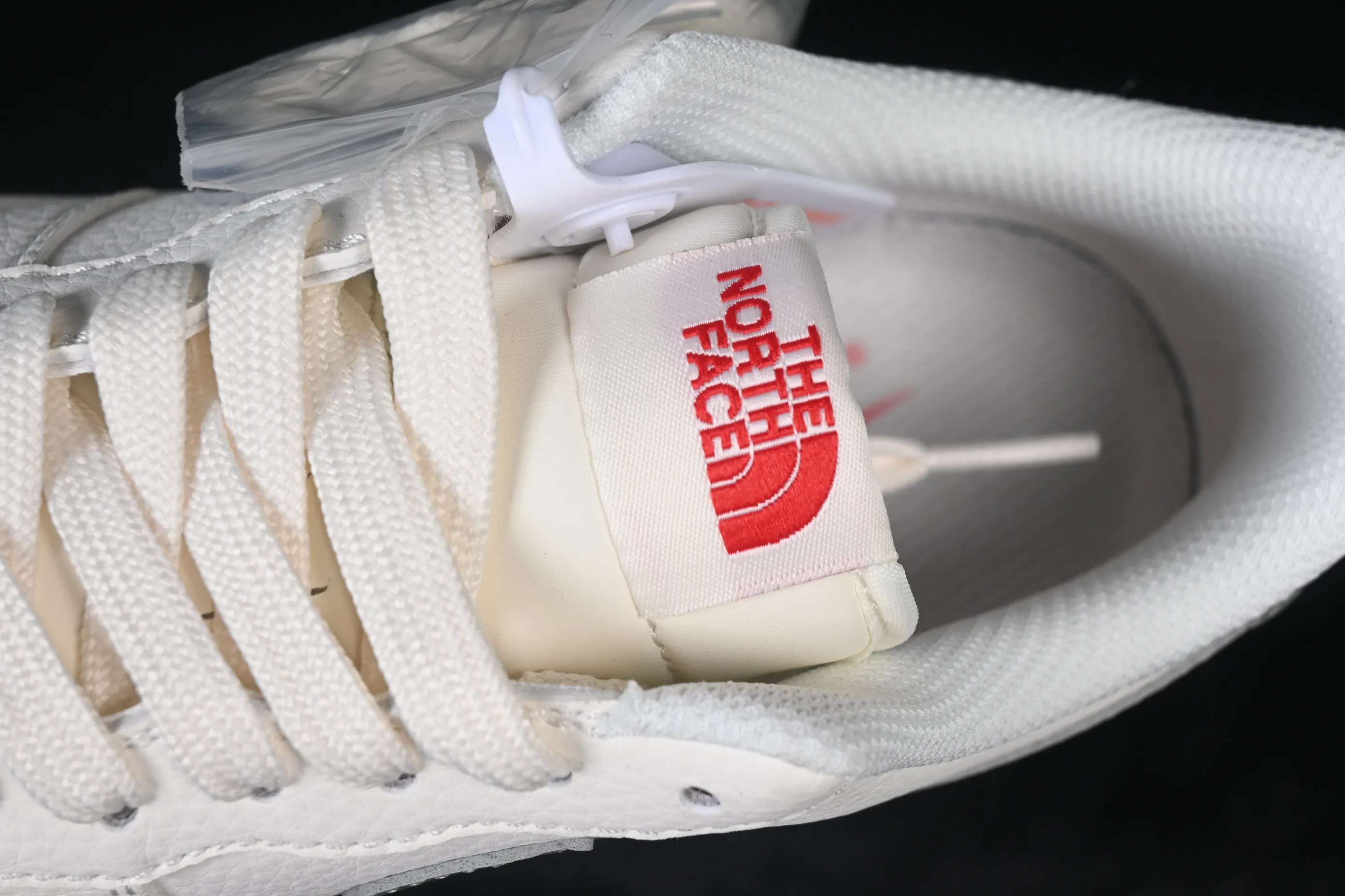 All categories Nk Air Force 1 Air Force series Nk Air Force 1 Low Air Force low top Nike Air Force 1'07 Low North Face co-branded beige gray red label Air Force 1 low top casual sneakers MM3399-802